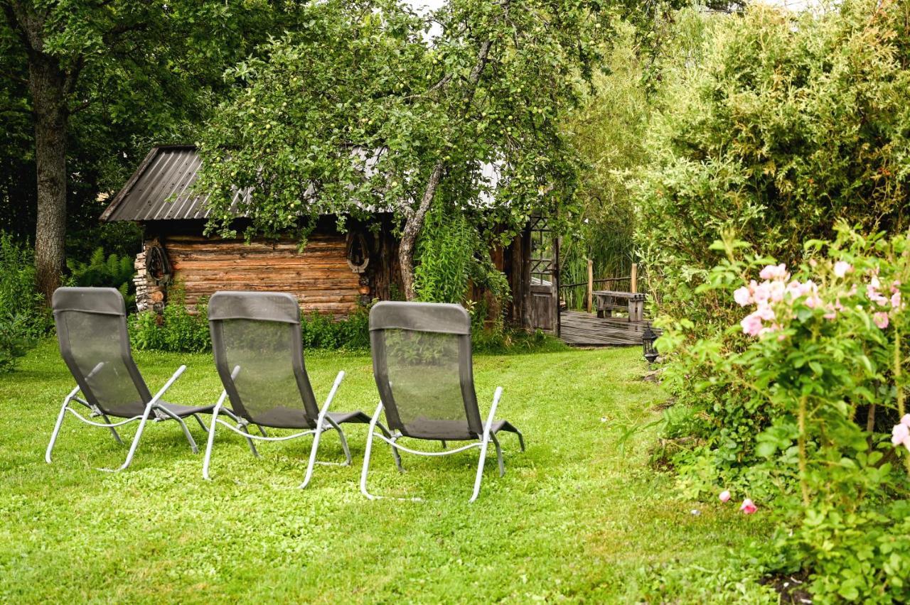 Idilliska Latgaliesu Lauku Maja Ar Melno Pirti Villa Aglona Ngoại thất bức ảnh